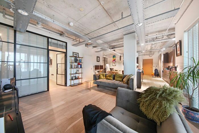 3 Bedroom Flat For Sale In Fermoy Road, London, W9