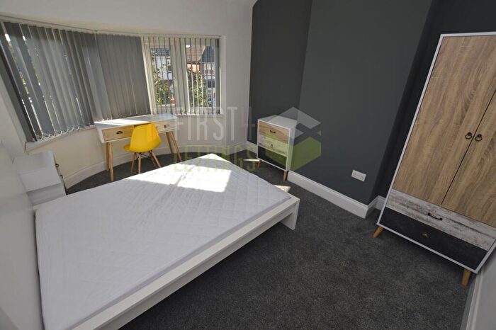 8 Bedroom Semi-Detached House To Rent In Greenhill Road, Clarendon Park, LE2