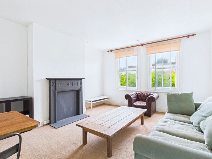 3 Bedroom Flat To Rent In Langdale Gardens, Hove, BN3