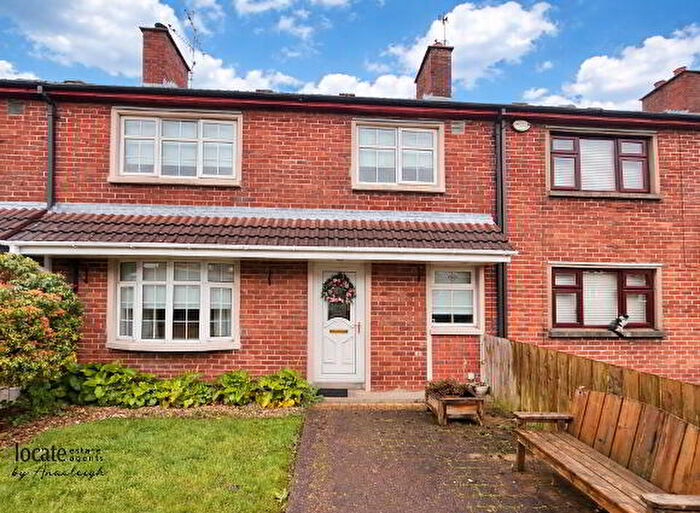 3 Bedroom Mid Terraced House For Sale In Malin Gardens, Derry, BT48