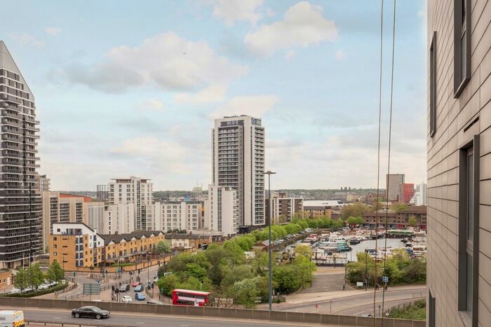 2 Bedroom Flat To Rent In Wharfside Point South, Prestons Road, London, E14
