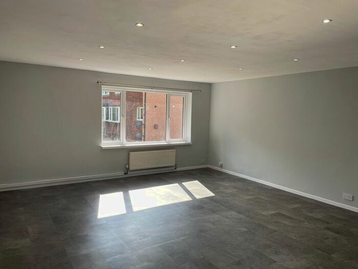 2 Bedroom Flat To Rent In Anselm Close, Croydon, CR0