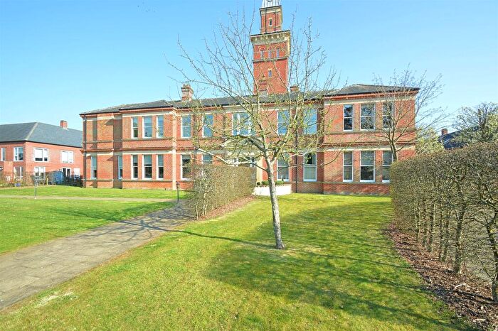 3 Bedroom Flat For Sale In Chain Free * Gatcombe, PO30