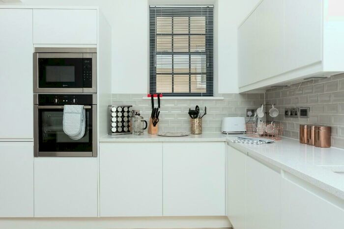 2 Bedroom House To Rent In The Old Chapel, BA2