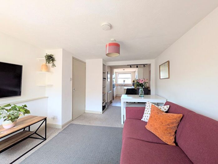 3 Bedroom Flat For Sale In Coopers Court, High Street, Crediton, EX17