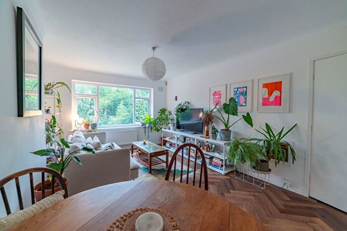 2 Bedroom Flat For Sale In Ashton Court, Moss Lane, Sale, M33