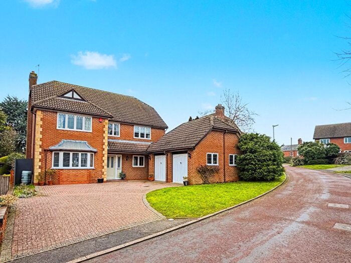 4 Bedroom Detached House For Sale In The Paddock, Crick, NN6