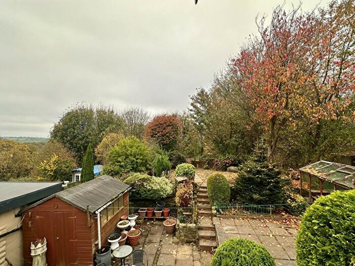 2 Bedroom Cottage For Sale In Smalewell Gardens, Pudsey, LS28