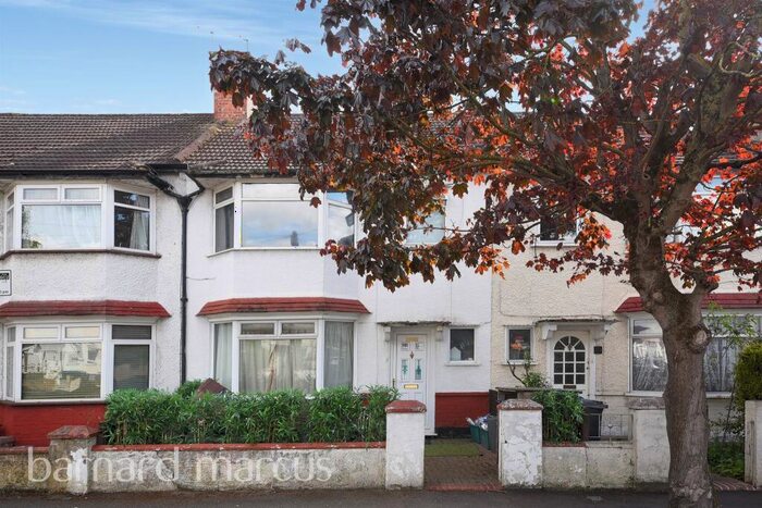 3 Bedroom End Of Terrace House For Sale In Gorringe Park Avenue, Mitcham, CR4