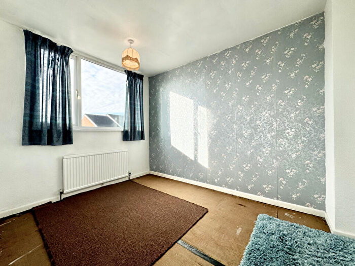 2 Bedroom Semi-Detached House For Sale In Lyndon Avenue, Garforth, LS25