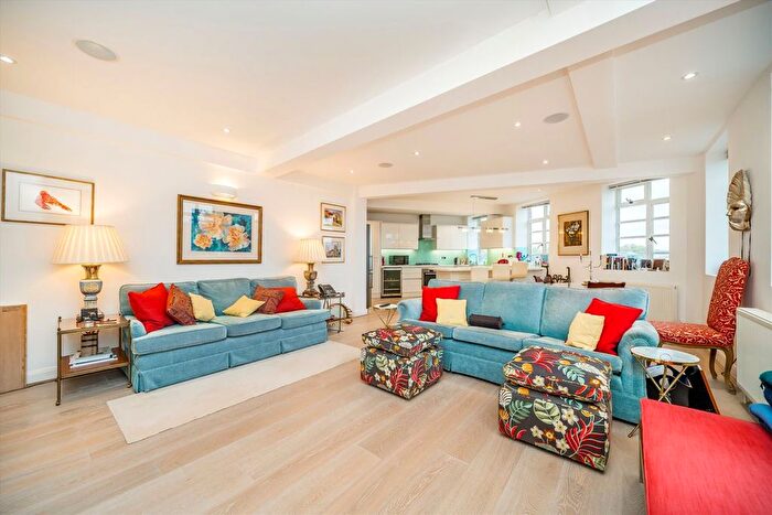 2 Bedroom Flat For Sale In John Street, Bloomsbury, WC1N
