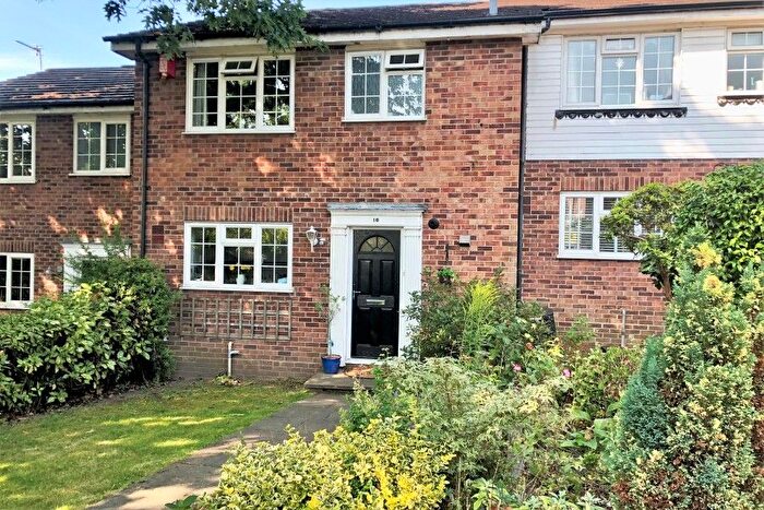 3 Bedroom Terraced House To Rent In Weybridge, Surrey, KT13