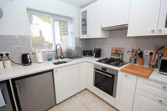3 Bedroom Town House For Sale In Elvington Close, Congleton, Cheshire, CW12