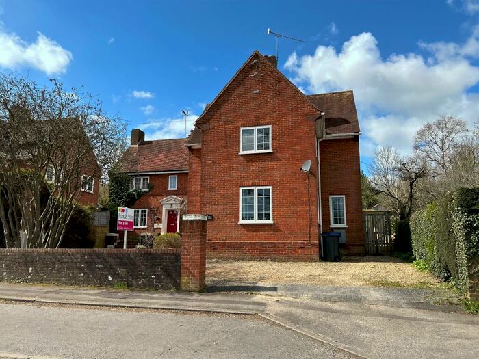 3 Bedroom Link Detached House For Sale In Bulford Road, Tidworth, SP9