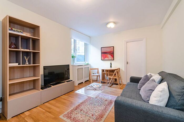 1 Bedroom Flat For Sale In Sloane Avenue, Chelsea, London, SW3