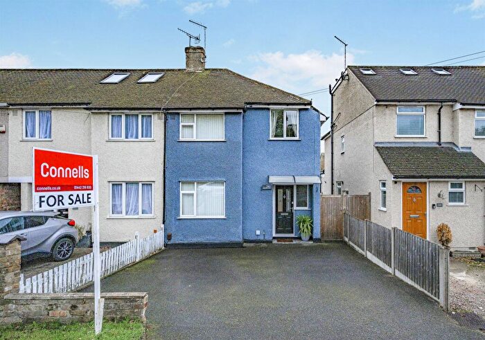 3 Bedroom End Of Terrace House For Sale In Belswains Lane, Hemel Hempstead, HP3