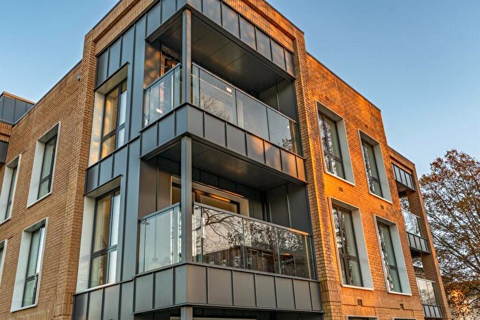 2 Bedroom Flat For Sale In Lindfield Place, BN11