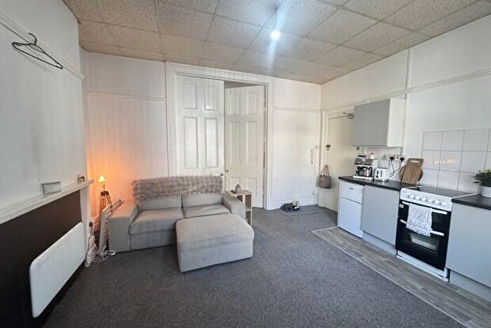 1 Bedroom Flat To Rent In Oakfield Street Cardiff, CF24