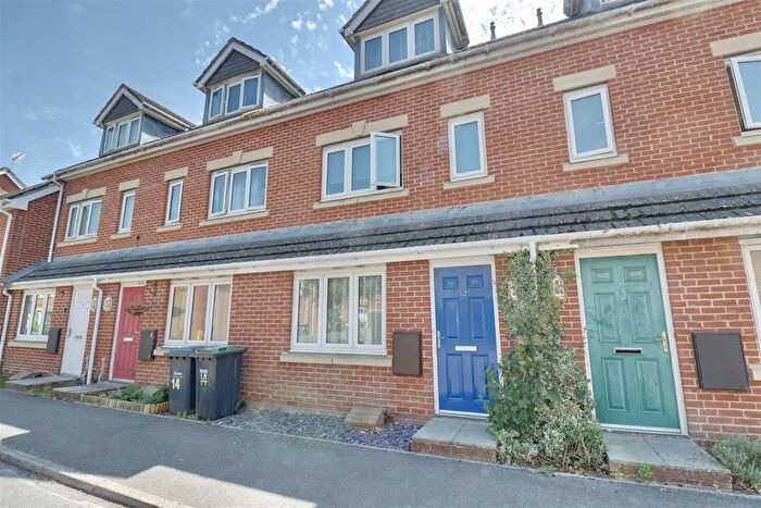 1 Bedroom Flat For Sale In Little Hackets, Havant, PO9