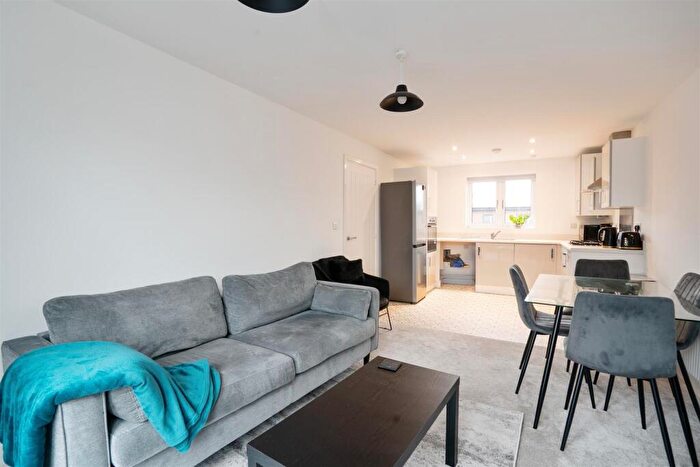 1 Bedroom Apartment To Rent In Newman Square, Shirley, B90