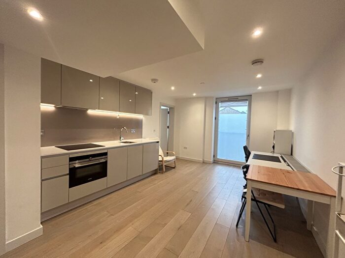 1 Bedroom Flat To Rent In Albion Place, London, W6