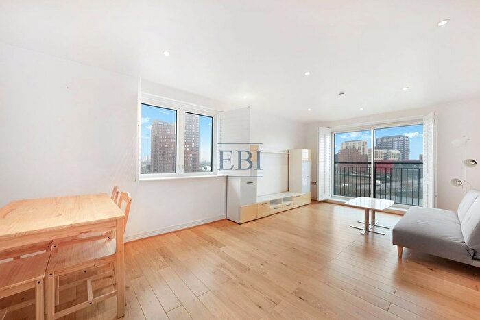 2 Bedroom Flat For Sale In Settlers Court, Newport Avenue, London, E14