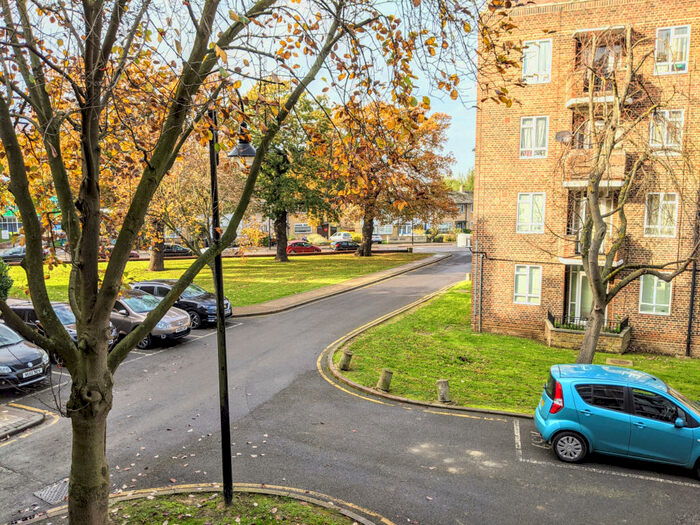 2 Bedroom Flat To Rent In Beresford House, Kingswood Estate London, SE21