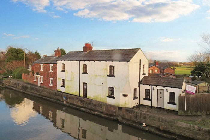 3 Bedroom Cottage For Sale In Wheat Lane, Lathom, Ormskirk, L40