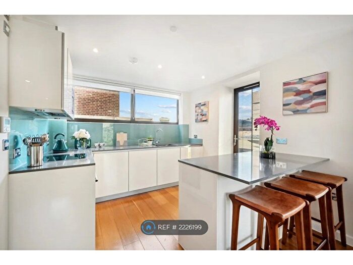 2 Bedroom Flat To Rent In Dickens Yard, London, W5