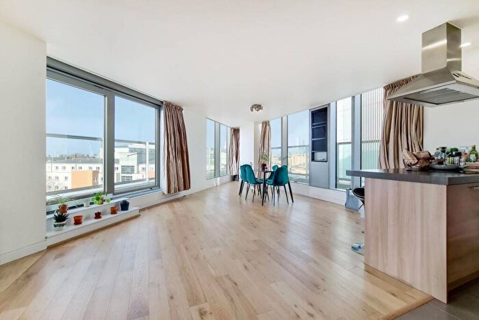2 Bedroom Flat For Sale In Atrium Heights, Deptford, London, SE8