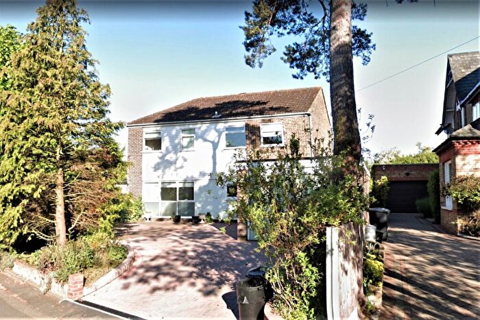 3 Bedroom Detached House To Rent In Glengall Road, Woodford Green, IG8