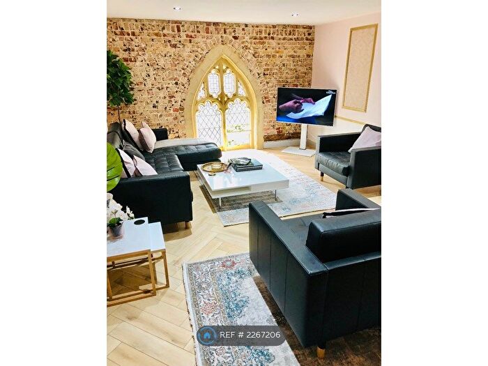 2 Bedroom Flat To Rent In Chapel Apartments, Margate, CT9