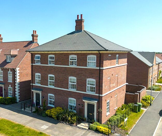 3 Bedroom Town House For Sale In Shandon Leys Off Bromham Road Bedford Bedfordshire, MK40