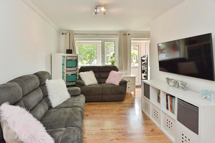 3 Bedroom Semi-Detached House For Sale In Vyne Crescent, Milton Keynes, MK8