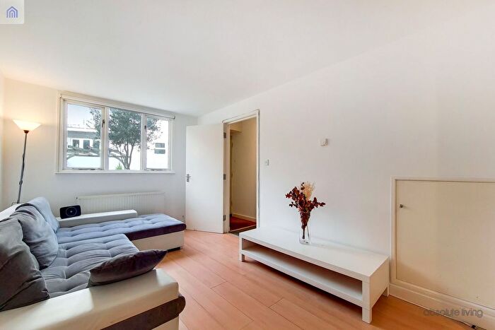 4 Bedroom Terraced House To Rent In Earlsfield Road, Earlsfield, SW18