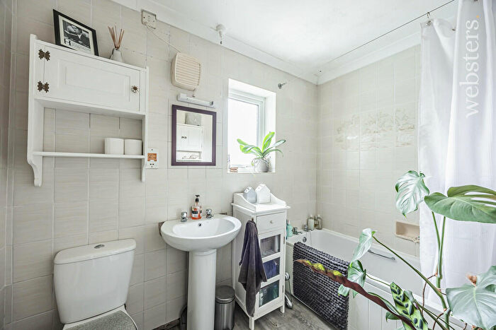 3 Bedroom Detached Bungalow For Sale In Cherrywood, Alpington, NR14