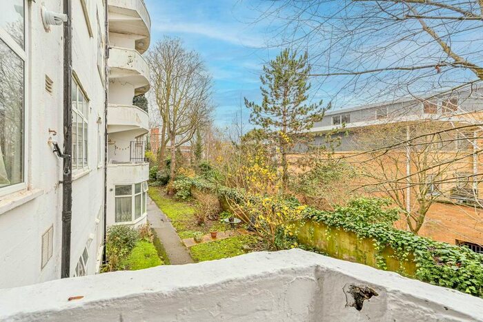 2 Bedroom Flat To Rent In Balham High Road, Balham, London, SW17