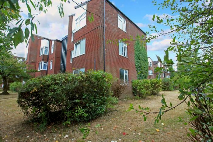 1 Bedroom Flat To Rent In Downton Court, Deercote, Telford, TF3