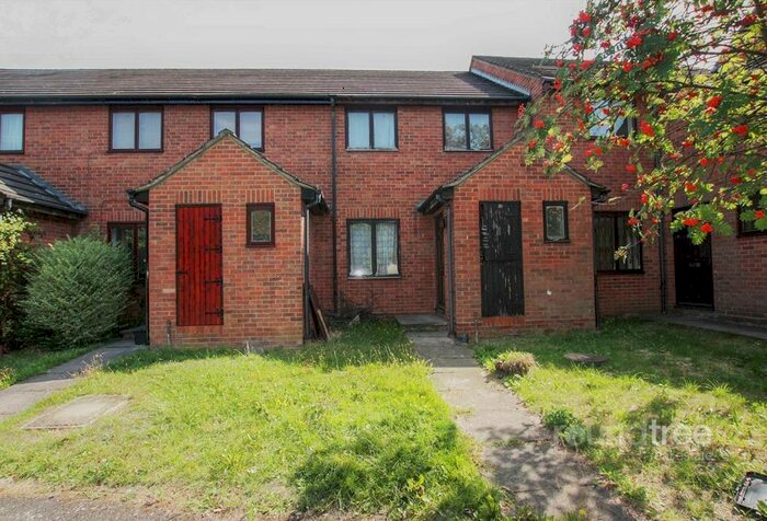 5 Bedroom House To Rent In Wheatley Close, Hendon, NW4