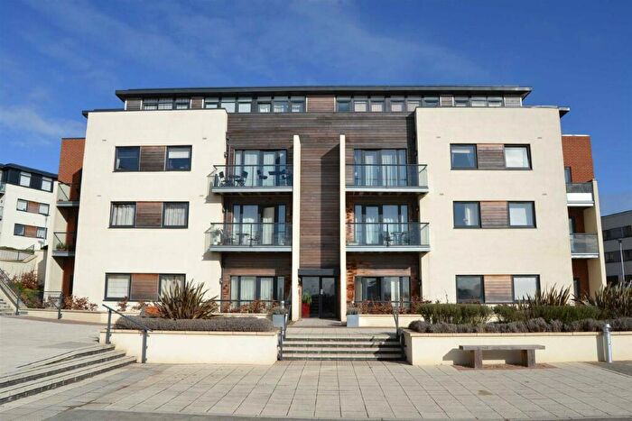 1 Bedroom Flat To Rent In Peacock Close, Mill Hill, NW7