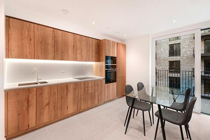 2 Bedroom Apartment To Rent In Sidney Street London, E1