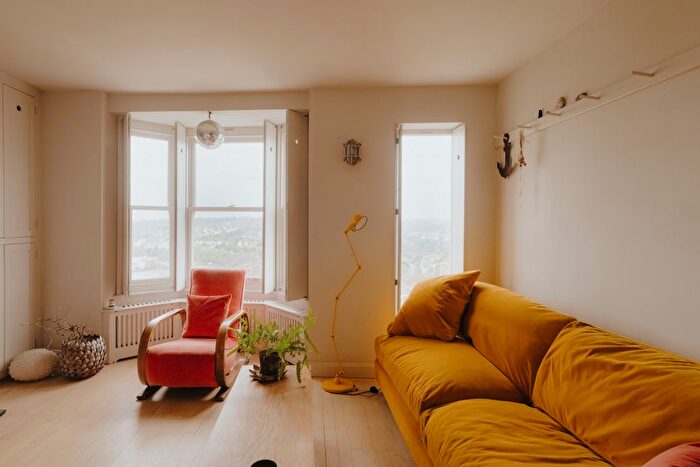 2 Bedroom Property For Sale In Plynlimmon Road, Hastings, TN34