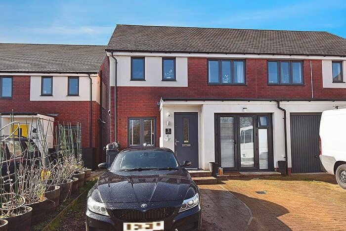 3 Bedroom Semi Detached House For Sale In Chambers Lane, Tithebarn, Exeter, EX1