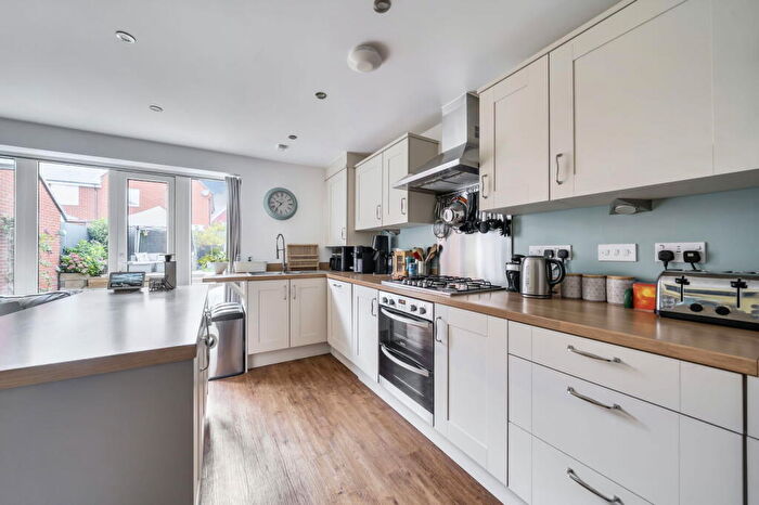 4 Bedroom Detached House For Sale In Lords Way, Andover, SP11