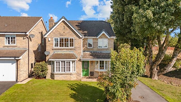 4 Bedroom Detached House For Sale In Oakhall Park, Thornton, Bradford, BD13