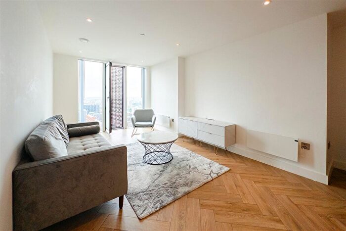 2 Bedroom Apartment To Rent In Elizabeth Tower, Crown Street, M15