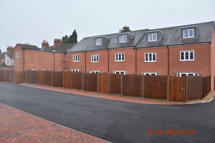 2 Bedroom Maisonette To Rent In Oak Close, Irchester, North Northamptonshire, NN29