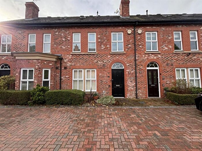 3 Bedroom Town House For Sale In Russet Way, Alderley Edge, SK9