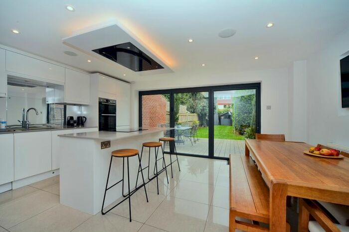 5 Bedroom Town House To Rent In Spurfield, West Molesey, KT8