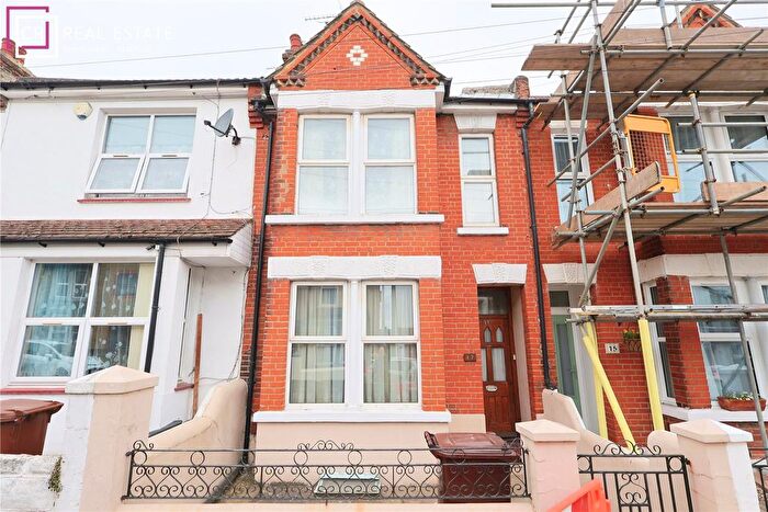3 Bedroom Terraced House For Sale In Beresford Road, Gillingham, ME7